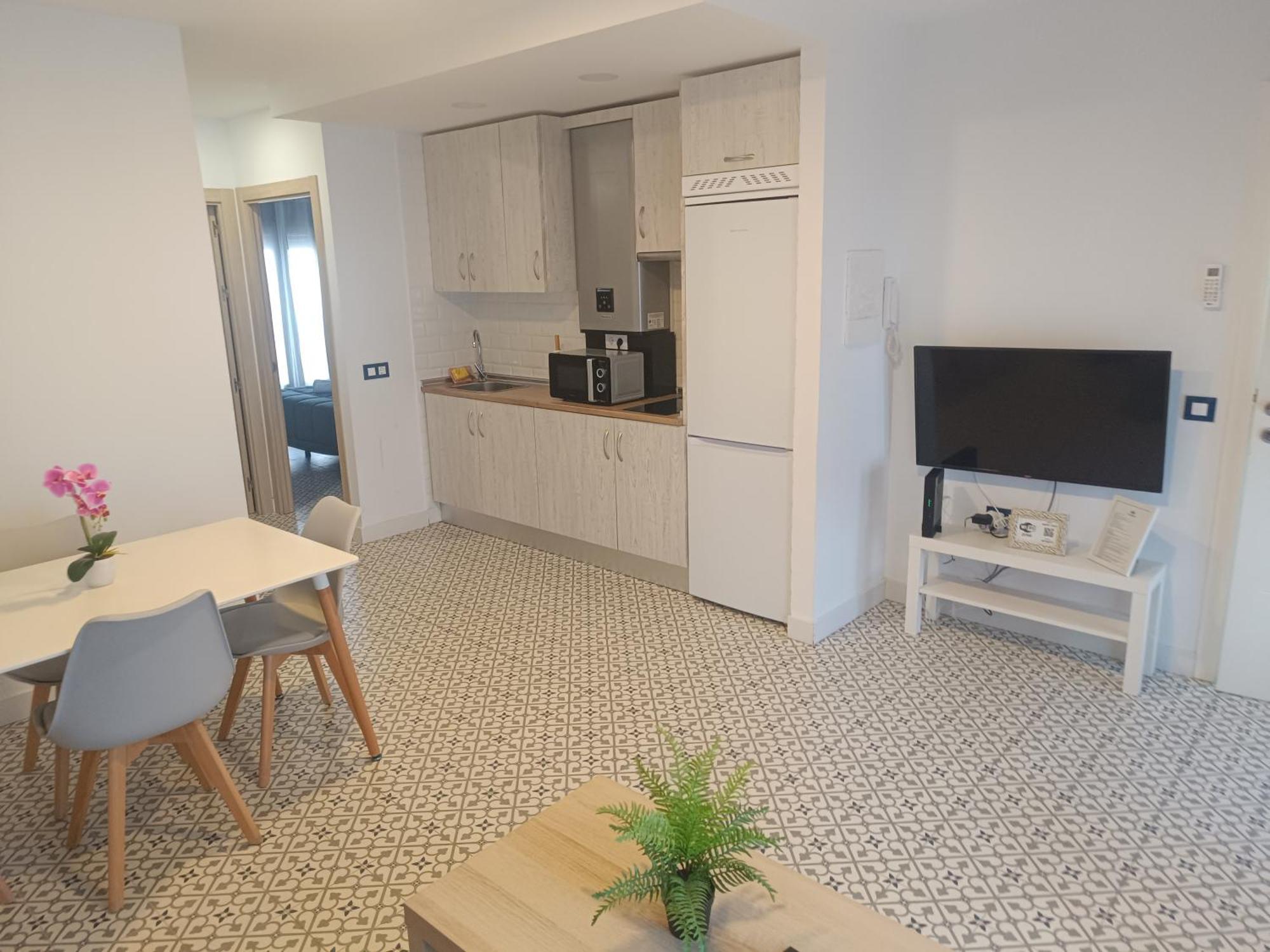 Al-Qazeres Suites Caces Esterno foto