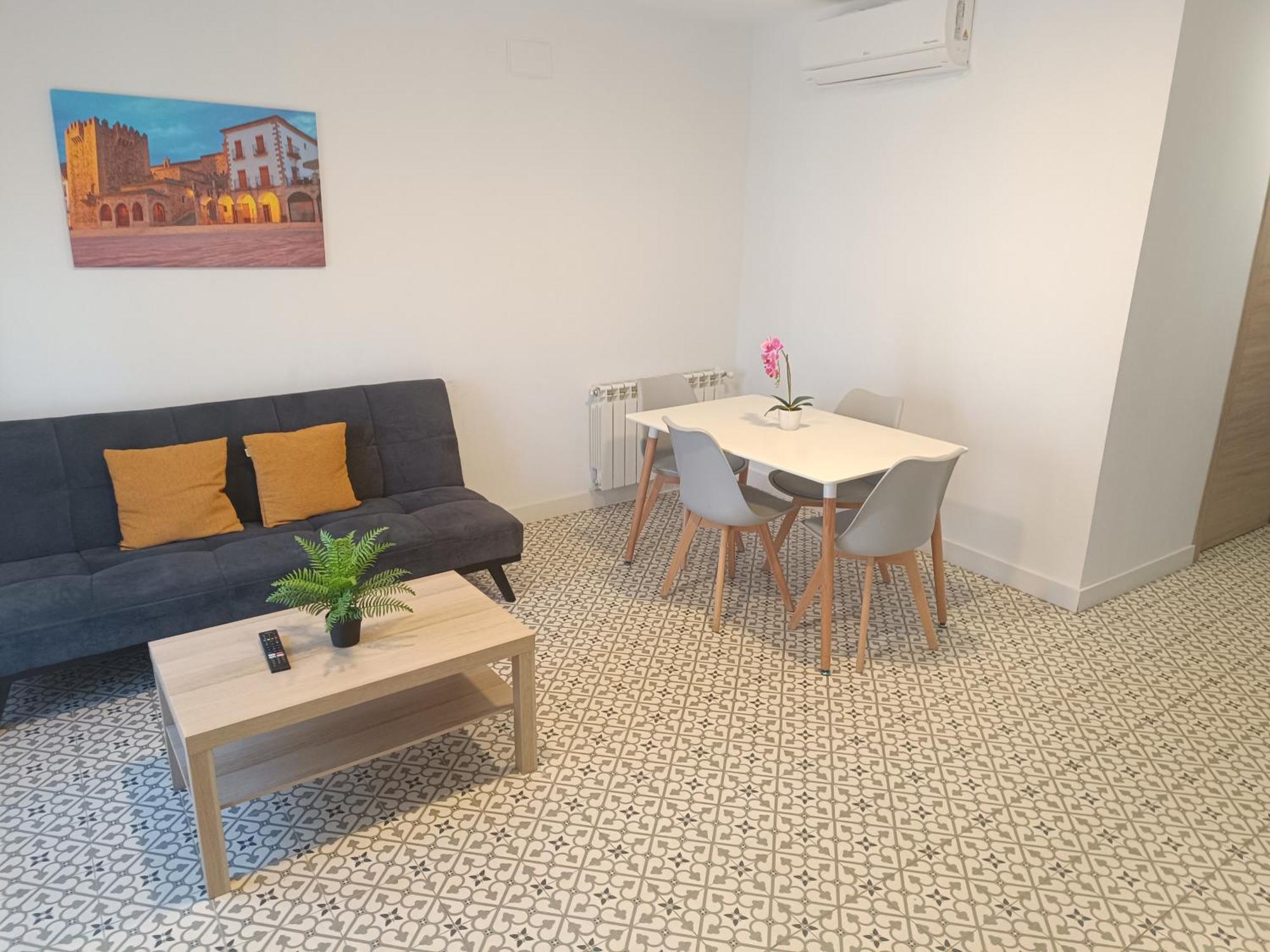 Al-Qazeres Suites Caces Esterno foto