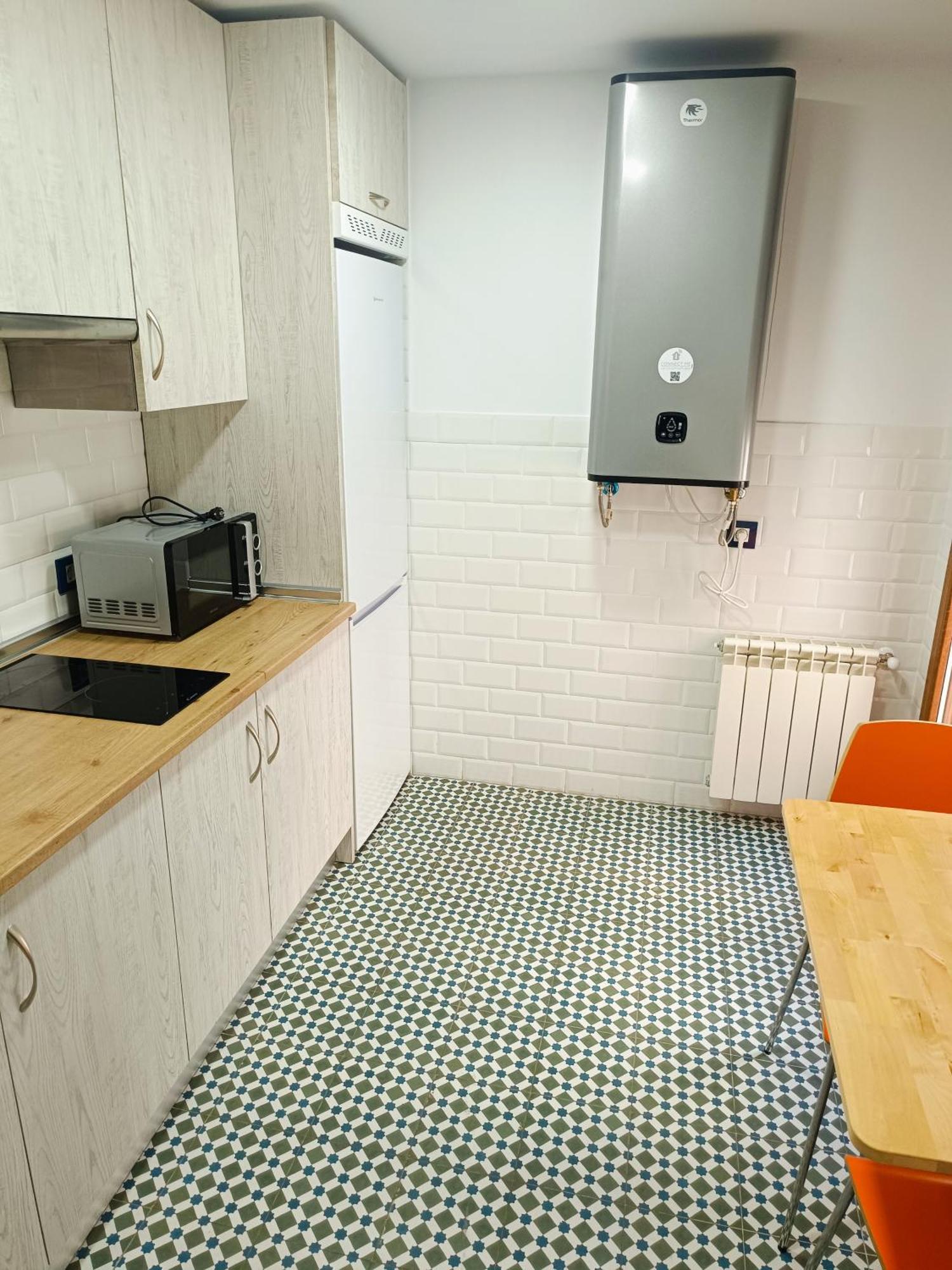 Al-Qazeres Suites Caces Esterno foto